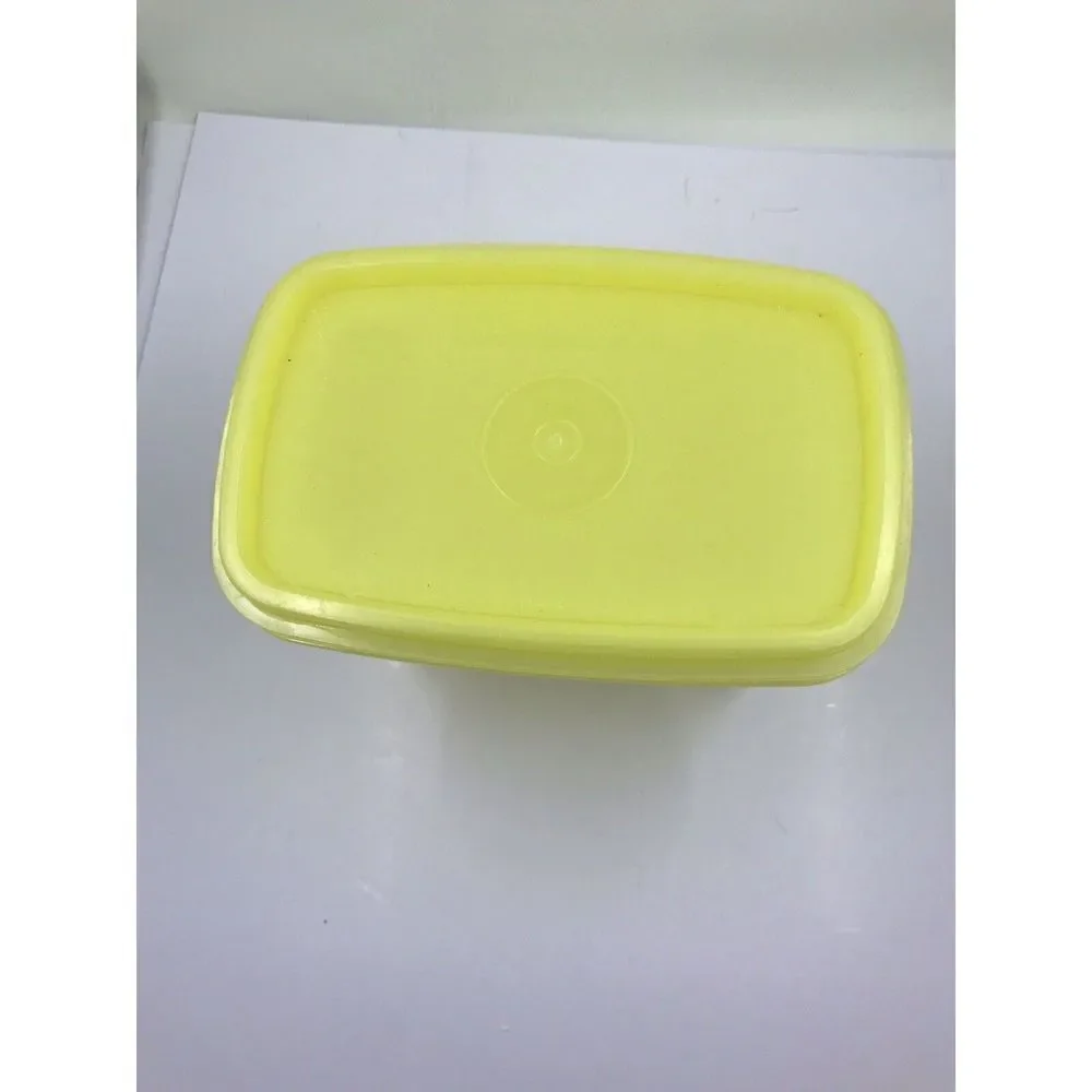Tupperware 1243-3 Yellow Shelf Saver 2 Storage Containers With Lids Vintage